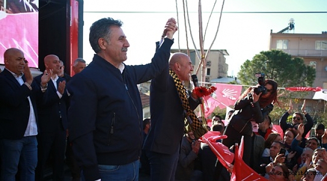 Bayraklı'da Çoşku Dolu Dev Yürüyüş