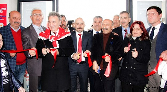 Bornova'da Sandıklar Çiçek Açacak