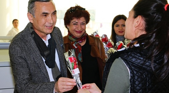 CHP Aliağa Belediye Başkan Adayı Özcan Durmaz “Kadın Dostu Kentler” Taahhütnamesini İmzaladı.