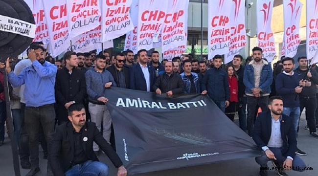 CHP İzmir İl Gençlik'ten Demirören'e "Amiral  Battı" Çelengi