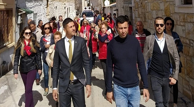 Fatih Gürbüz Ayak Basmadık Yer, Sıkmadık El Bırakmıyor