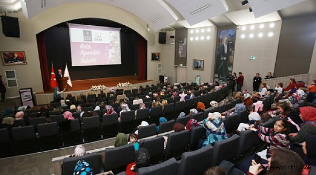 Kentin Kıyısında Kadın Olmak