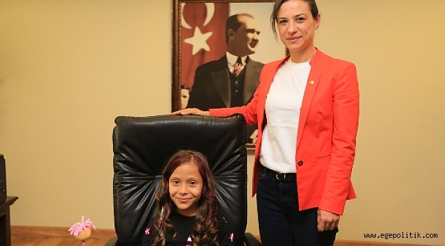 Başkan Sengel Koltuğunu Çoçuklara Bıraktı