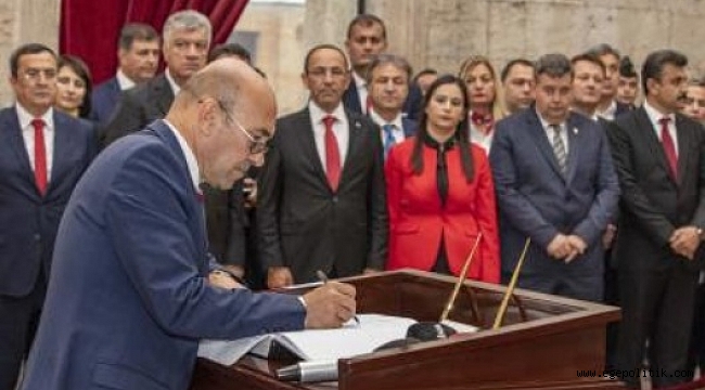 Başkan Tunç Soyer ve İzmir’in İlçe Belediye Başkanları Anıtkabir’i Ziyaret Etti