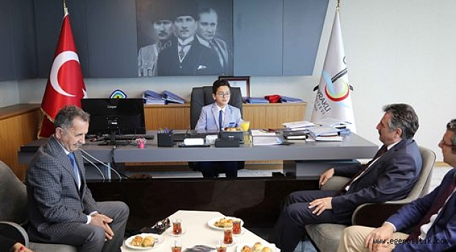 Bayraklı'da Deve Güreşleri Kaldırıldı