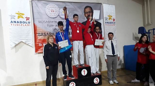 Çiğli Belediyesi TAEKWONDO Sporcusu Eskişehir'den Madalya  İle Döndü