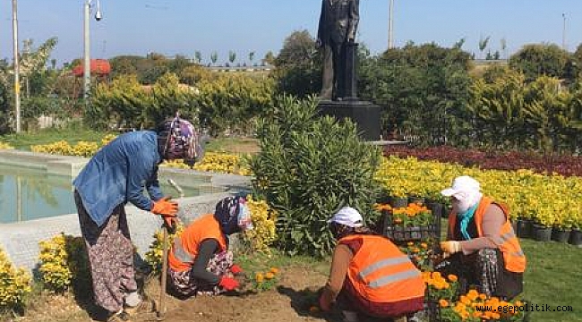 Narlıdere Yaz Çiçekleriyle Süsleniyor
