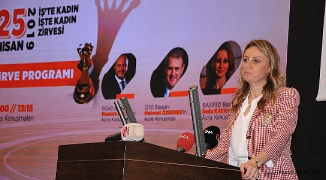 Rol Model Kadınlar ‘Kadın Zirvesi’nde Kürsüde