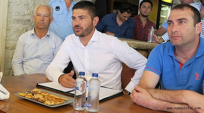 Başkan Gürbüz, Yeni Foça Esnafı İle Toplantı Yaptı