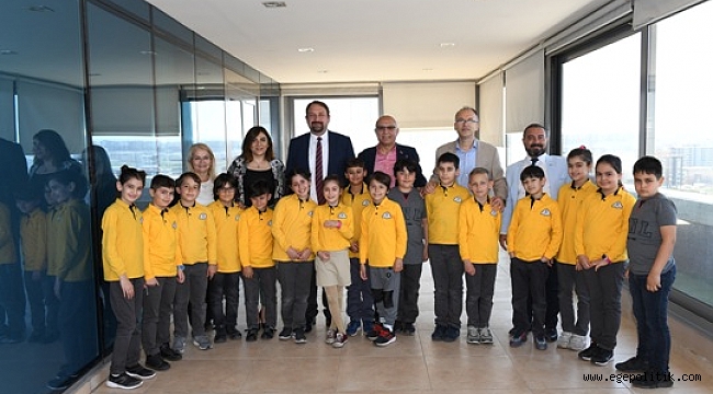 Başkan  Utku Gümrükçü'den Yerel Yönetimler Dersi