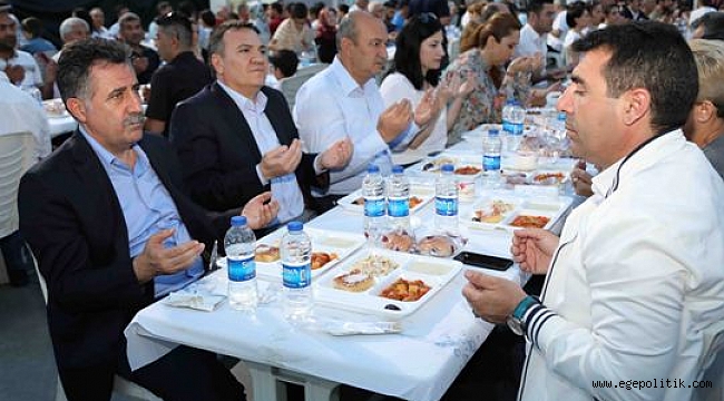 Bayraklı&#039;da Binler İftar Sofralarında Buluşuyor