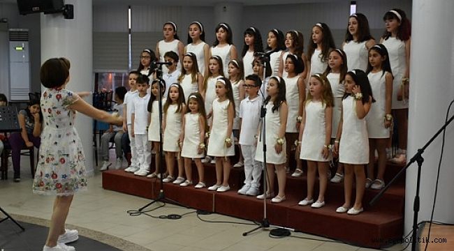 Narlıdere’de Sahne Çocukların!