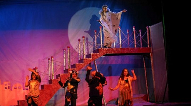 Tiyatronun Yıldızları Karşıyaka'da Yetişecek