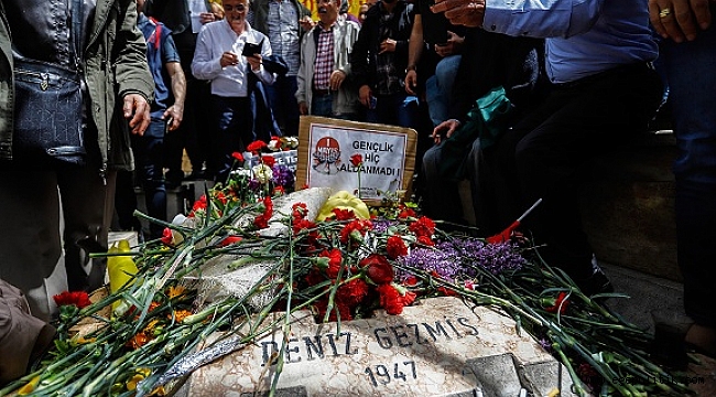 Üç Fidan, Mezarları Başında Anıldı