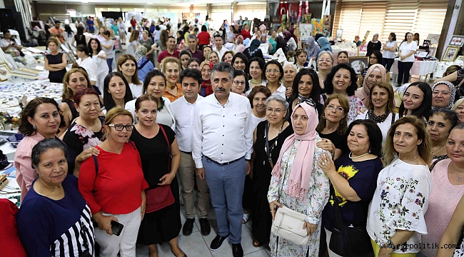 Bayraklı’da Kursiyerler Yıl Sonu Sergisi Düzenledi