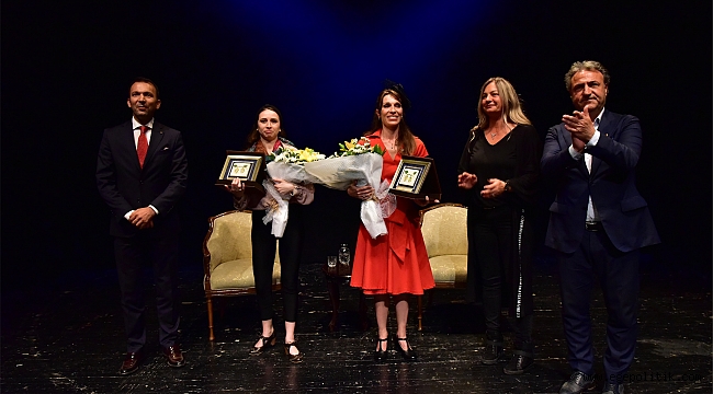 "Fikriye ve Latife Kuruluşun ve Kurtuluşun Hafızası" Bornova'da Sahnelendi