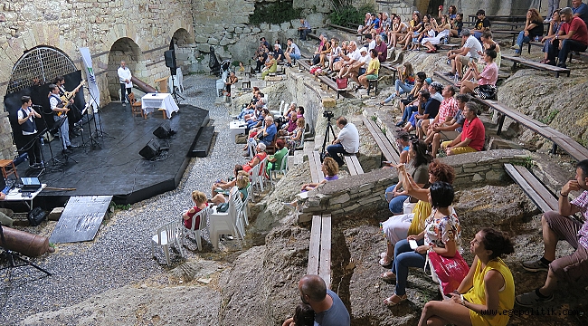 Foça&#039;da Şiirli Gece