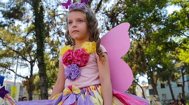 Geri Dönüşüm Ürünleriyle Muhteşem Defile