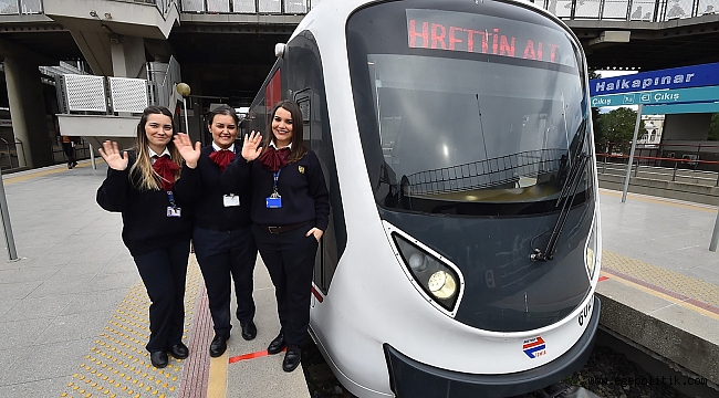 İzmir Metrosu 19 Yılda "1 milyar" Yolcu Taşıdı