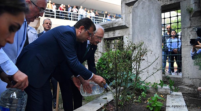 Kılıçdaroğlu ve İmamoğlu İstanbul'un İlk Belediye Başkanı Hızır Bey'in Mezarını Ziyaret Etti