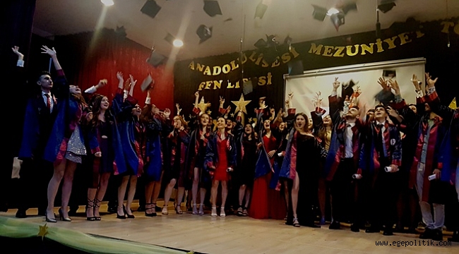 Özel Boğaziçi Eğitim Kurumları'ndan Coşkulu Mezuniyet