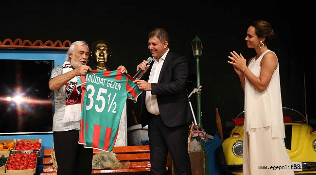 Tugay’dan Müjdat Gezen’e ‘60. Yıl’ Teşekkürü