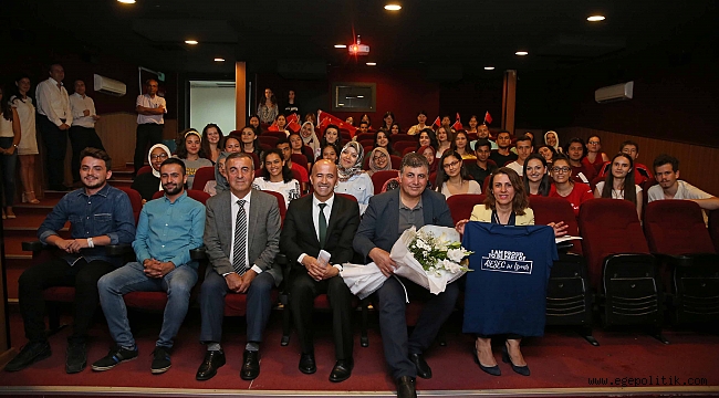 Başkan Tugay dünya gençleriyle buluştu