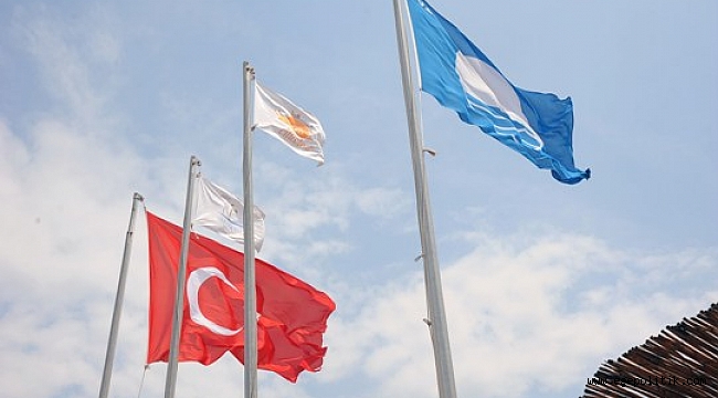 Seferihisar’da 8 halk plajı Mavi Bayrak aldı