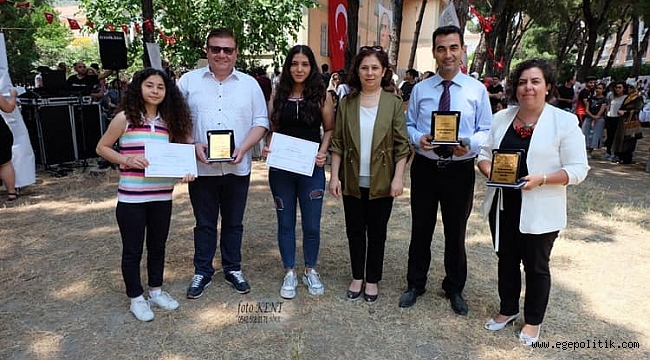 Yönetmen Selami TANER e Halk Eğitimi Merkezinden Ödül;