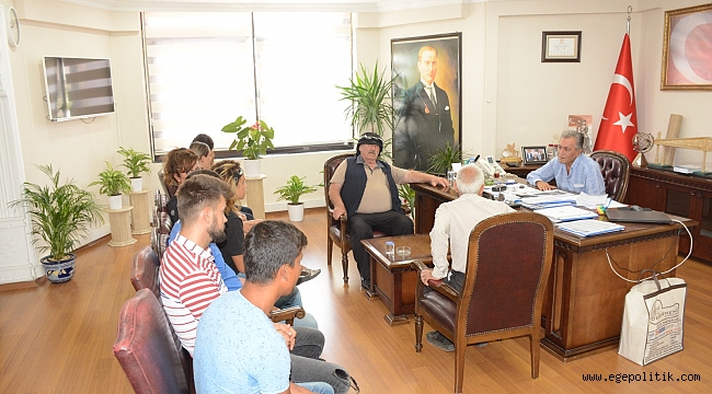 Başkan Uygur, her fırsatta vatandaşı dinliyor