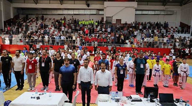 BAYRAKLI'DA TEKVANDO ŞÖLENİ