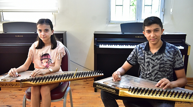 Bornova Belediyesi çocuklara verdiği kanun eğitimi ile ezber bozdu