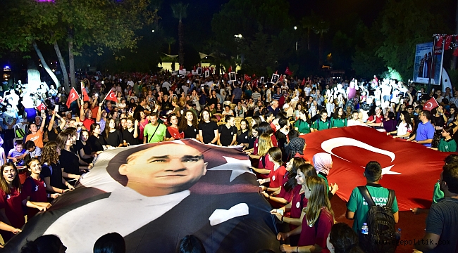 Bornova’da Zafer Bayramı coşkusu Çamdibi’nden başladı