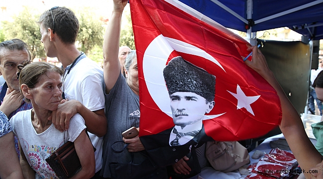 Buca zaferin 97’inci yaşında “Kırmızı beyaz”