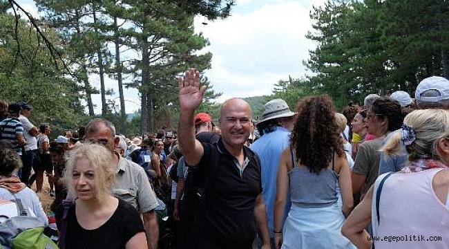 CHP’Lİ BAKAN, GÖNÜLLÜ SAHA EKİBİYLE KAZ DAĞLARI’NDA!