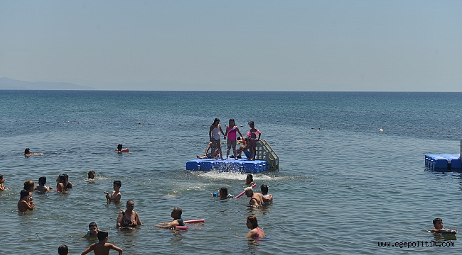 Yeni yıla plajda giriyorlar