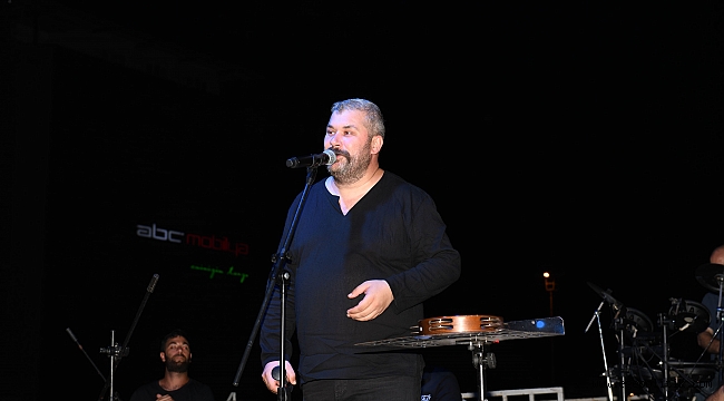 Çiğli’de Sahne Trockyablues’un