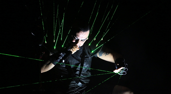 HAYKO CEPKİN’DEN MÜTHİŞ SAHNE SHOW