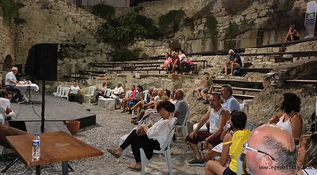 HÜSEYİN YURTTAŞ BEŞKAPILARDA ŞİİRİN UZUN YOLUNU ANLATTI