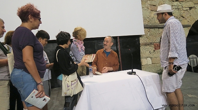 HÜSNÜ ARKAN, FOÇA KİTAP GÜNLERİ’NE KONUK OLDU