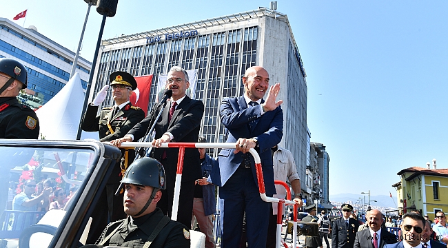 İzmir’de 30 Ağustos kutlaması resmi törenle başladı