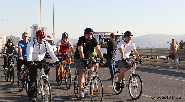 Başkan Utku Gümrükçü, hareketlilik haftasında pedal çevirdi