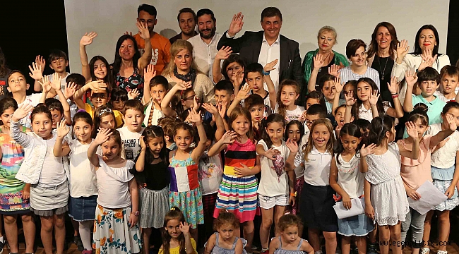 Karşıyaka Belediyesi’nden karşılıksız eğitim bursu