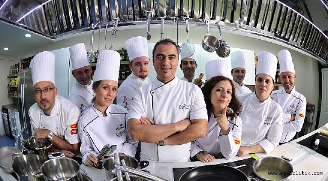 TATLI YİYELİM, TATLI KONUŞALIM…