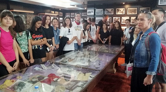 TÜRK ve ALMAN GENÇLER, FOÇA’YA KÜLTÜR GEZİSİ DÜZENLEDİ