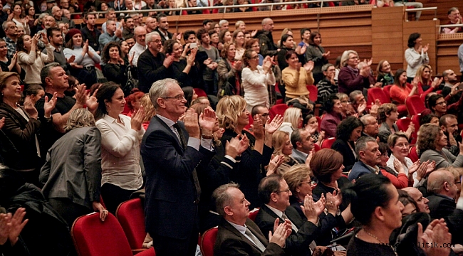 AÇILIŞ KONSERİNDE 6 ŞEF 1 SOLİST AYNI SAHNEDE…