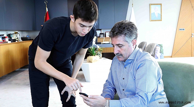 Bayraklı'lı Liseli Gürel'den sosyal sorumluluk projesi