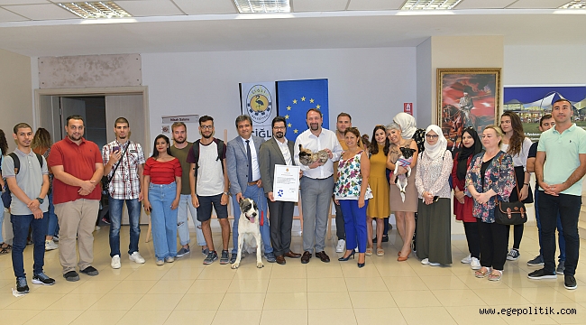 Çiğli Belediye Başkanı Hayvan Hakları Sözleşmesini İmzaladı