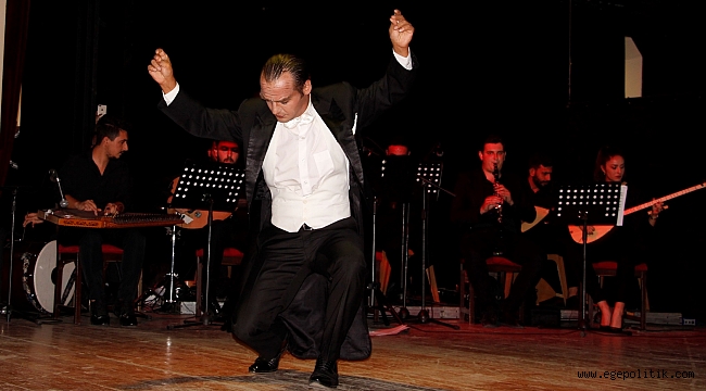 Atatürk Oratoryosu ayakta alkışlandı