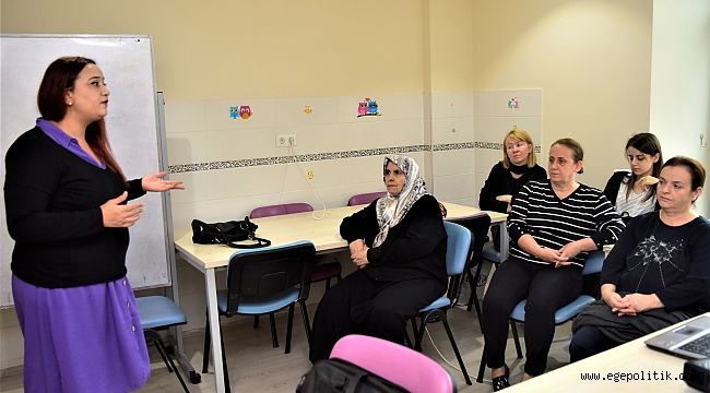 Bornova'da anneler bilinçlendiriliyor